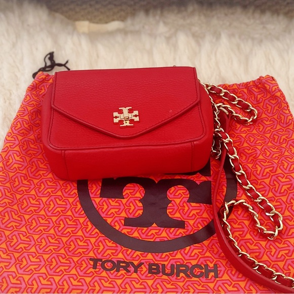 Tory Burch shoulder bag . Used a few times from smoke free and per free house . - Picture 1 of 3